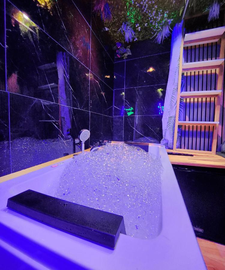 Jungle House Avec Jacuzzi A 10 Min De Disneyland -Taille Chambre- Conde-Sainte-Libiaire Dış mekan fotoğraf