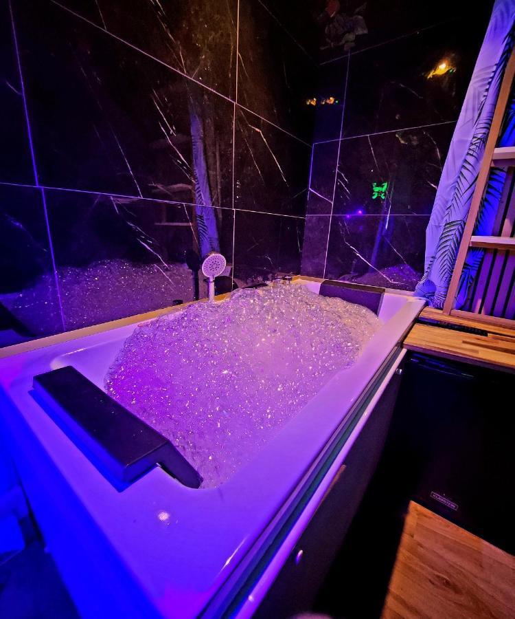 Jungle House Avec Jacuzzi A 10 Min De Disneyland -Taille Chambre- Conde-Sainte-Libiaire Dış mekan fotoğraf