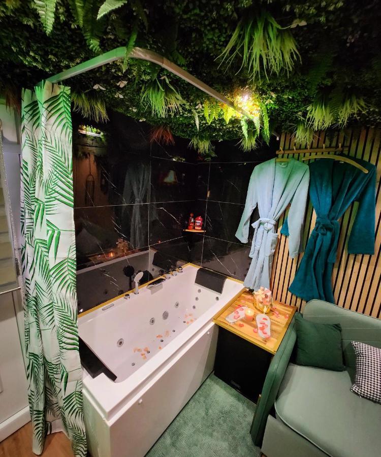 Jungle House Avec Jacuzzi A 10 Min De Disneyland -Taille Chambre- Conde-Sainte-Libiaire Dış mekan fotoğraf